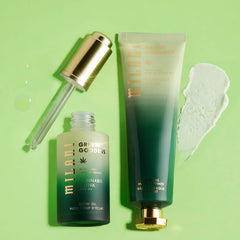 Milani Green Goddess Glow Oil, aplicación en la palma, uso multiuso para rostro.
