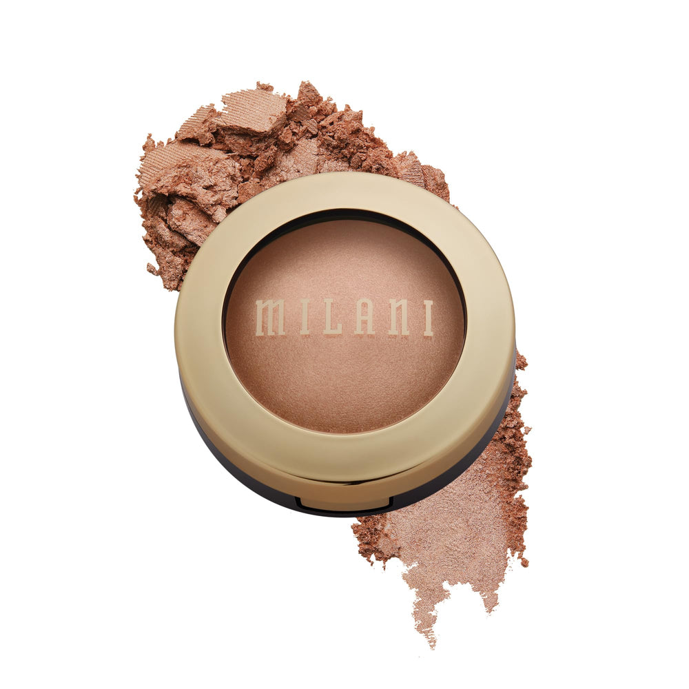 Milani iluminador horneado Rosa Italiana, empaque elegante, aporta brillo suave.
