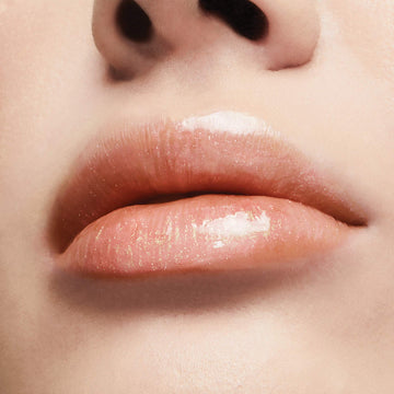 Milani Keep It Full ofrece 16 tonos disponibles para looks naturales o llamativos.