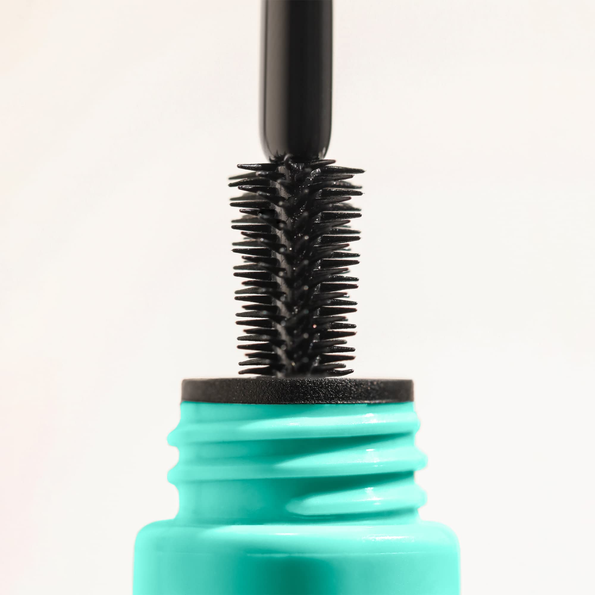 Milani Tubing Mascara: nutricion con karite para pestañas sanas