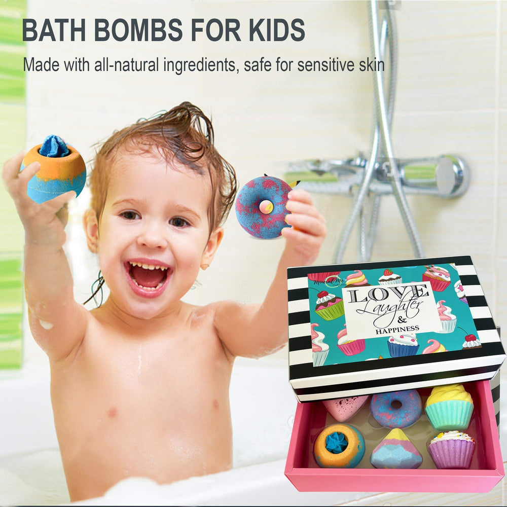 Bomba con manteca de karité Mineral Me California para piel suave tras el baño.