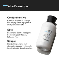 Minimalist limpiador facial, espuma en la mano, limpieza suave con humectantes