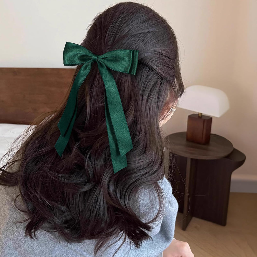 Pinzas Miroksh en colores satinados para combinar con conjuntos diarios.
