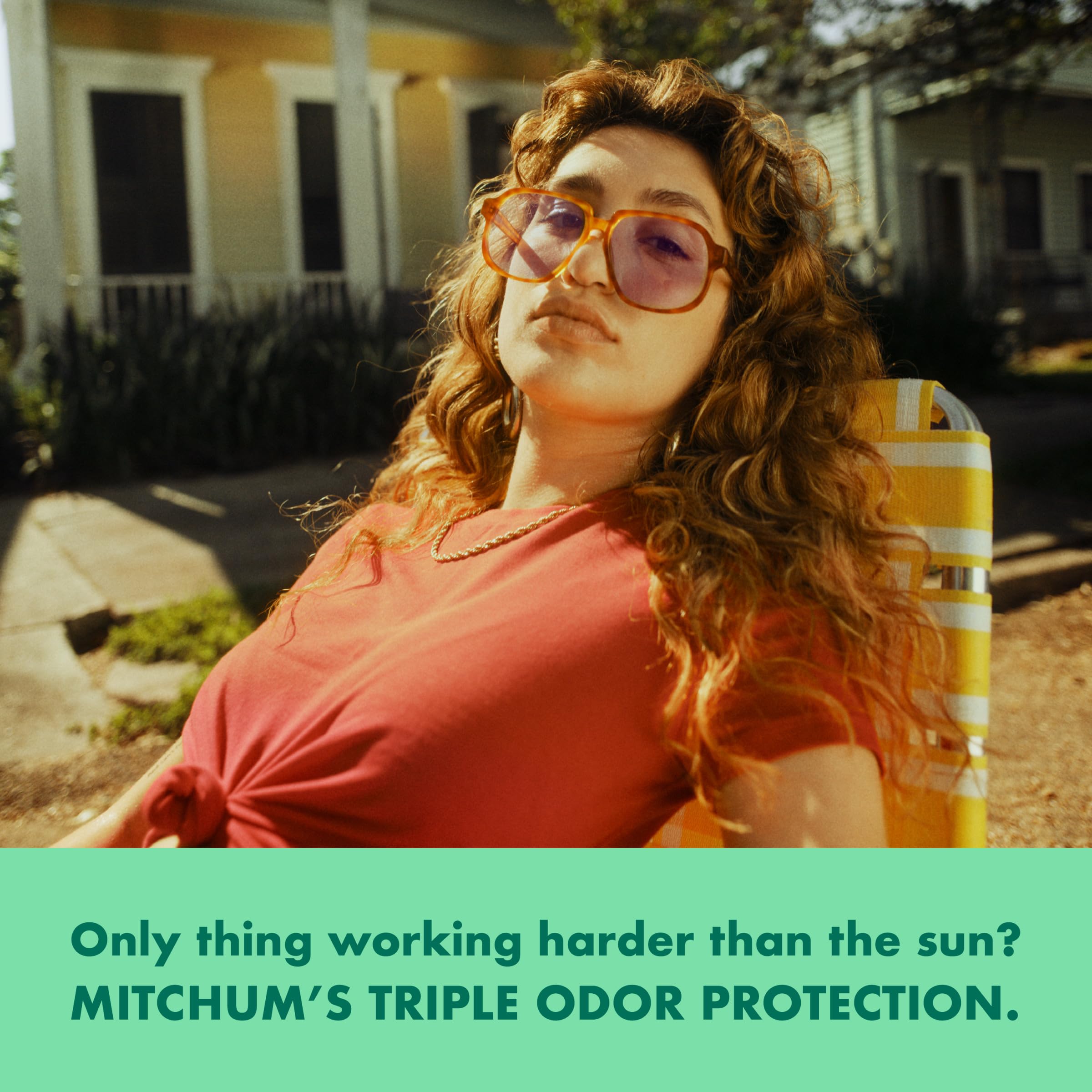 Mitchum protección de 48h en gel que no deja residuo blanco.