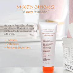 Mixed Chicks Aceites de jojoba y ricino nutren cabello y cuero cabelludo.