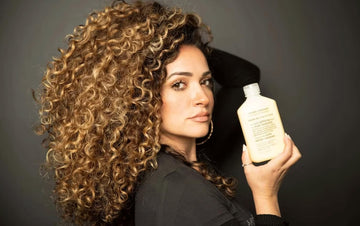 Mixed Chicks sin-enjuague, leave-in versátil para cuidado diario.