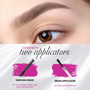 Modelo en botella: aplicador doble para cejas definidas y naturales.