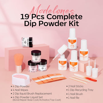 Modelones Dip Powder rosa claro, tono natural para uñas discretas.