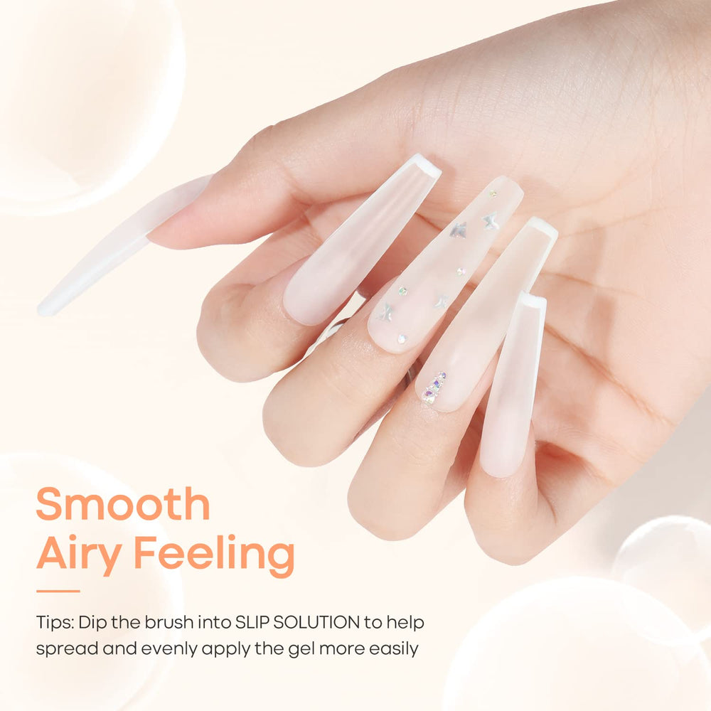 Ongles en forme coffin avec Modelones, transparence et solidité assurées