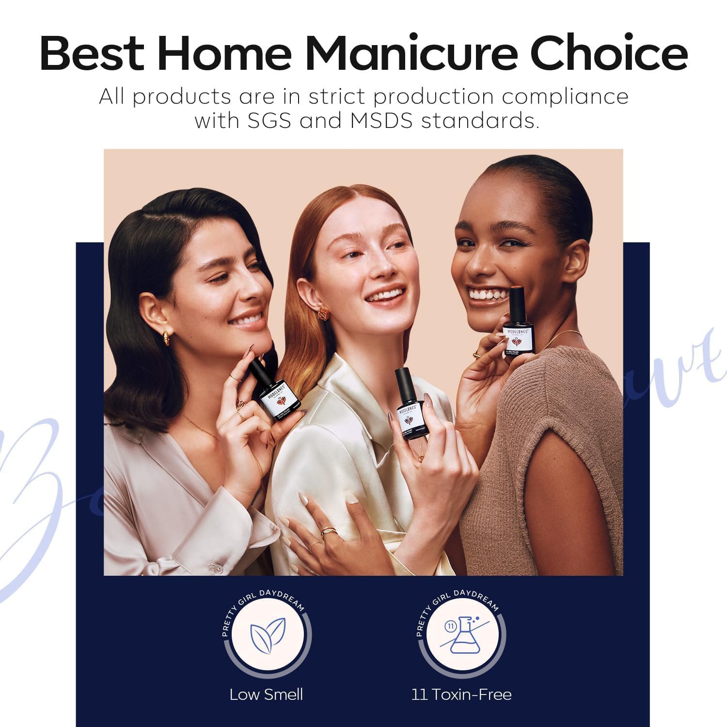 Uñas con esmalte azul marino de Modelones con acabado moderno.