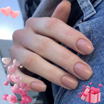 Modelones uñas postizas rosa durazno, acabado corto y cuadrado para eventos.
