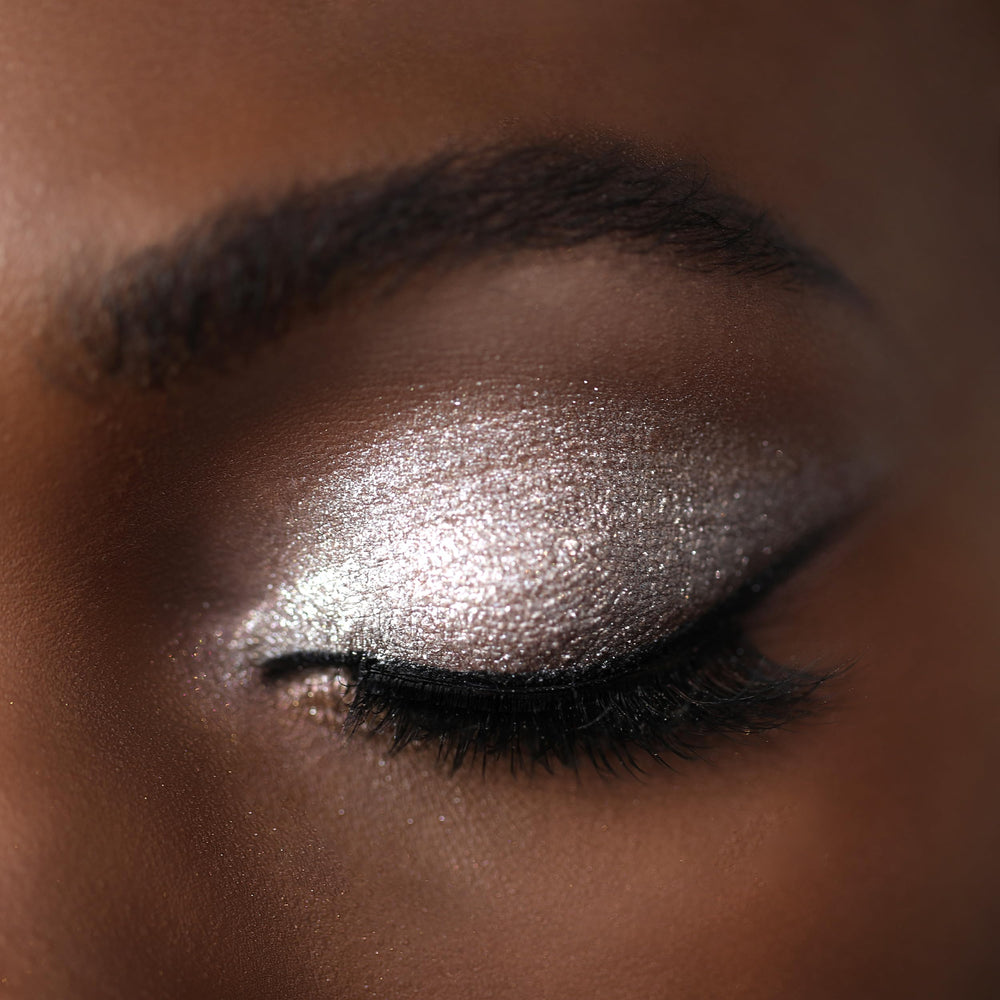 Moira Sombra Cromática Luminosa embalaje sostenible, opción ecológica para maquillaje.