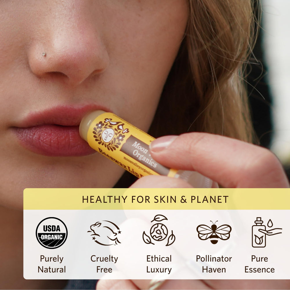 Moon Valley Organics bálsamo labial mora para hidratación natural.
