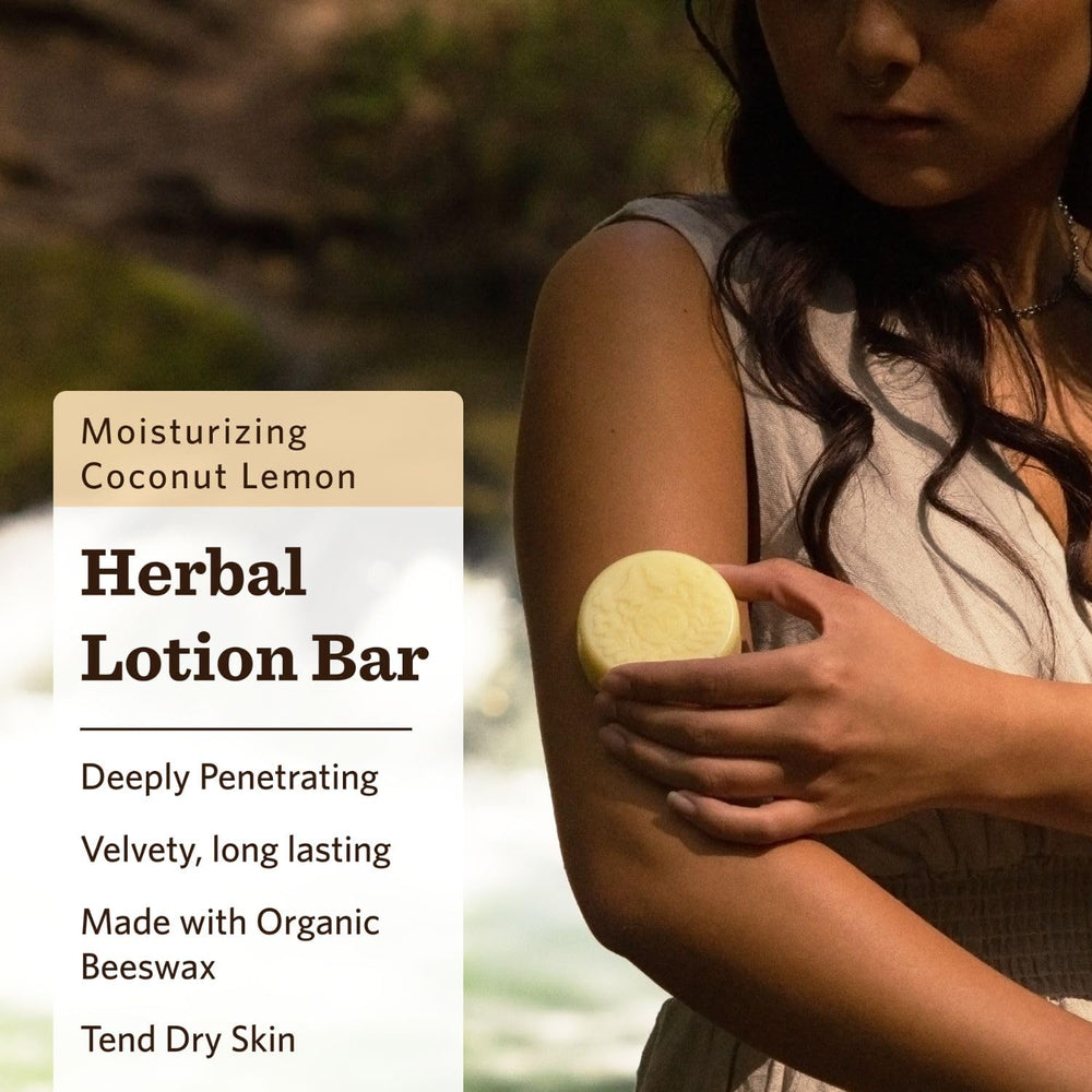 Barra de Moon Valley Organics con calendula y consuelda para nutrición suave.