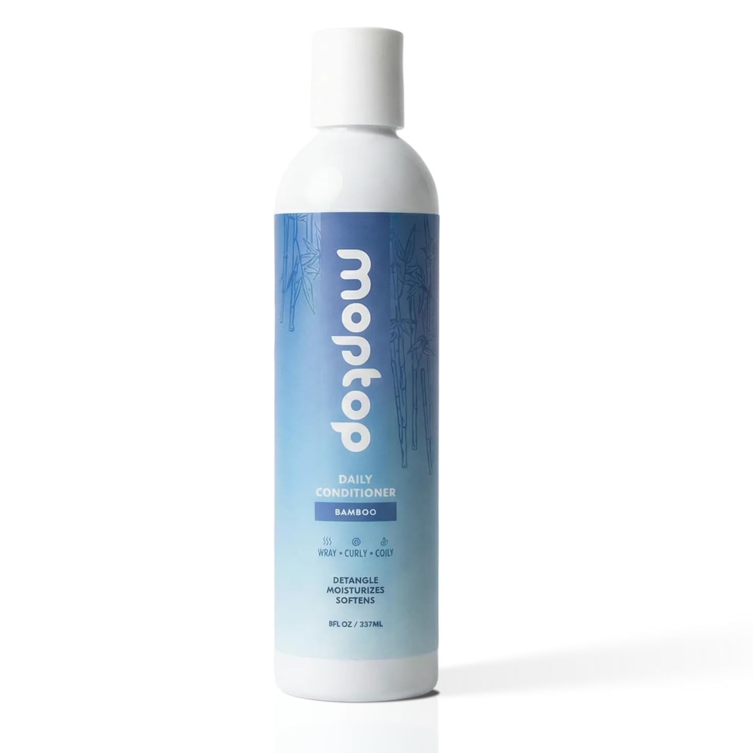 MopTop acondicionador diario para cabello rizado, vertido desde la botella para hidratación suave.