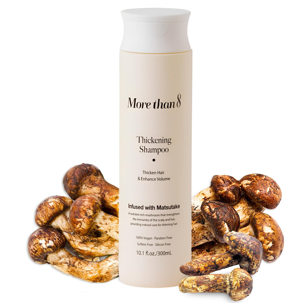 Morethan8 Champú Matsutake: botella que indica limpieza suave para cabello sensible.
