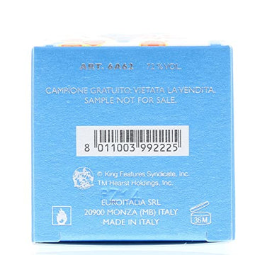 Moschino I Love Love Cheap & Chic detalle de fragancia en tocador
