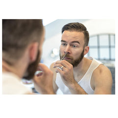 Motanar tijeras para barba, nariz y orejas con agarre estable.