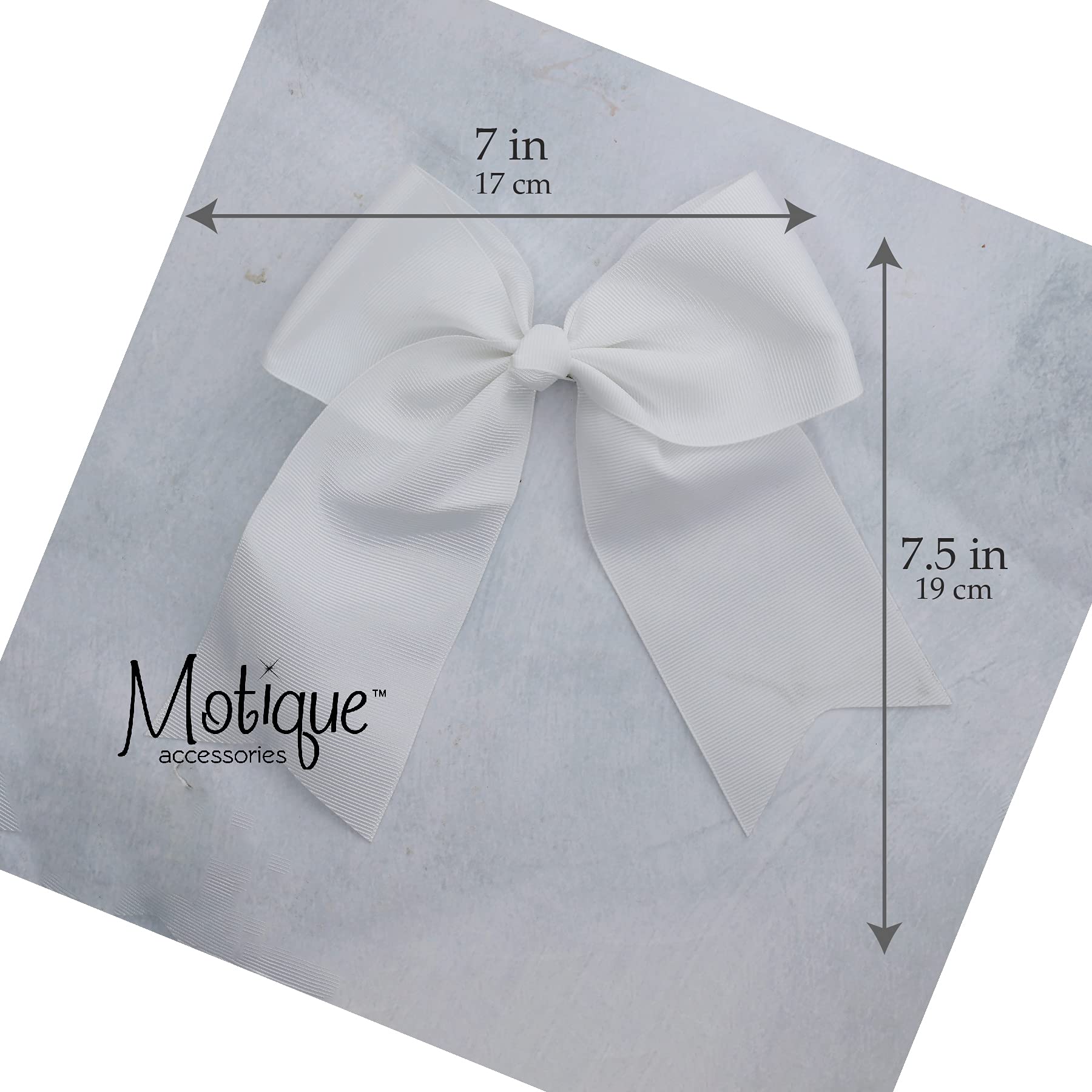 Motique Accessories Lazo blanco jumbo con colas, perfecto para decoraciones y regalos
