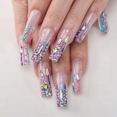 Uñas MqpQ largas y cuadradas con piedras cristal, mani elegante y duradera.