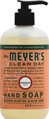 Aroma floral de geranio con Mrs. Meyer’s Clean Day para experiencia suave