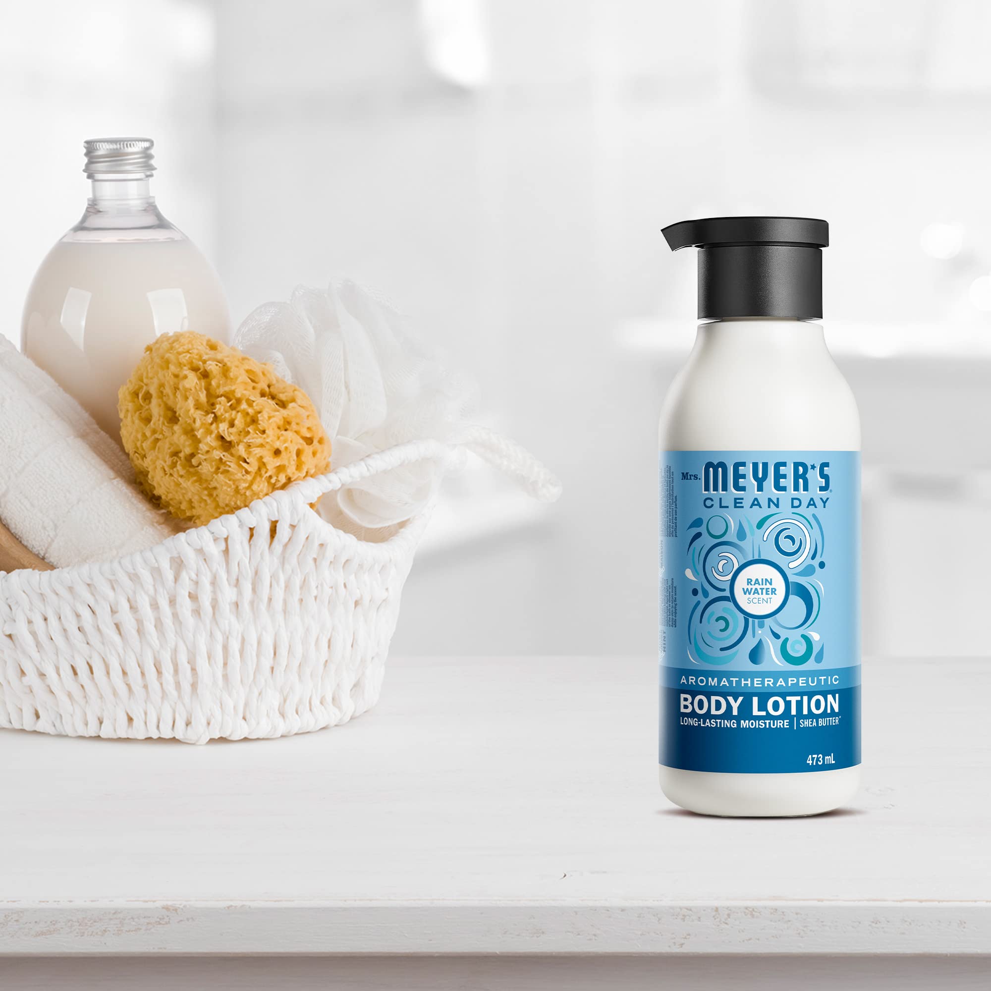 Aceite de almendra dulce en la loción corporal Agua de lluvia