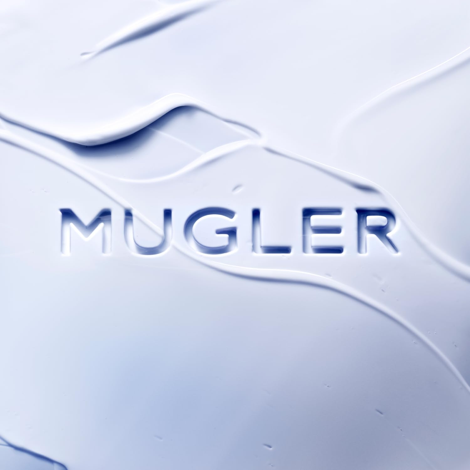 MUGLER Angel textura cremosa, hidratación suave y rápida para cuerpo.