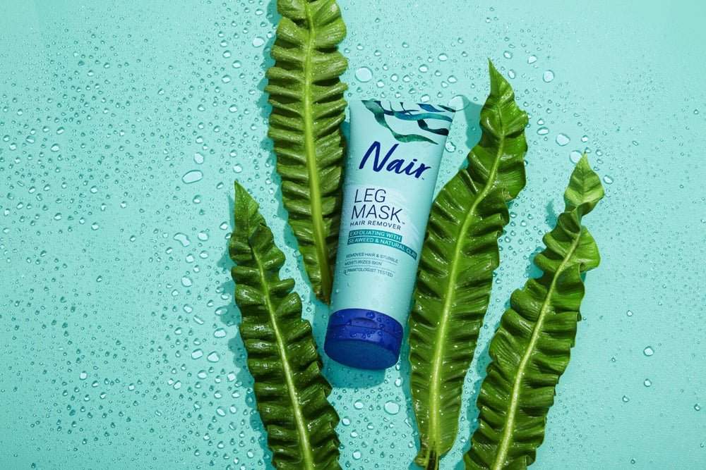 Nair exfoliación de células muertas para piel más suave.