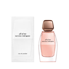 All Of Me EDP, primer plano de notas florales para sensación fresca.