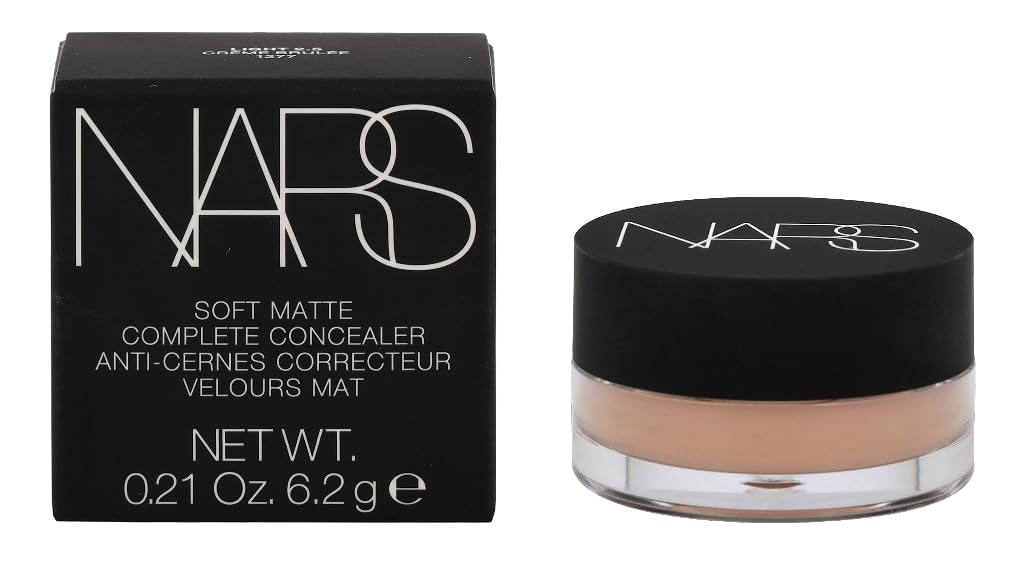 Correcteur NARS Crème Brûlée : texture légère pour un rendu naturel.