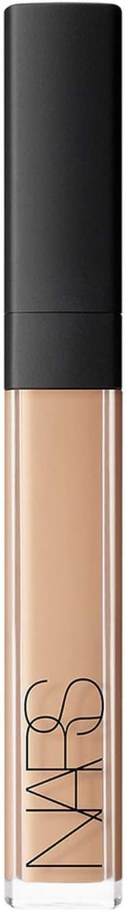 Corrector cremoso de NARS con aplicador suave para cobertura gradual.