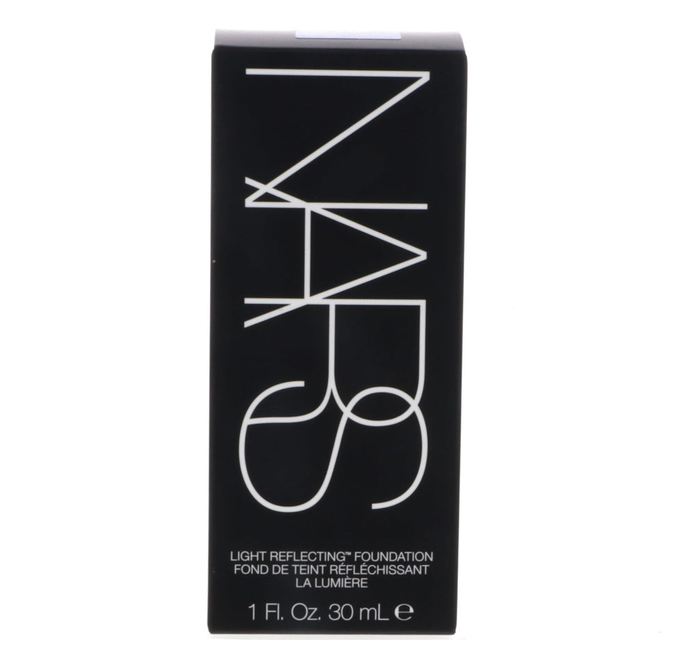 NARS Fundación Reflectante de Luz L4.5 Vienna mejora la luminosidad sin exceso de brillo.
