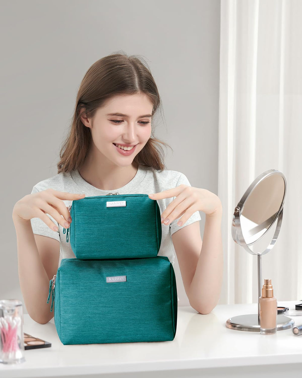 Narwey uso multifuncional teal, perfecto como estuche para cables o medicinas.
