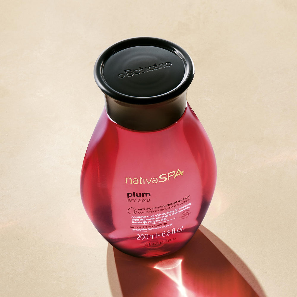 Nativa Spa Plum Oil : parfum boisé-floriental enveloppant et sensuel.