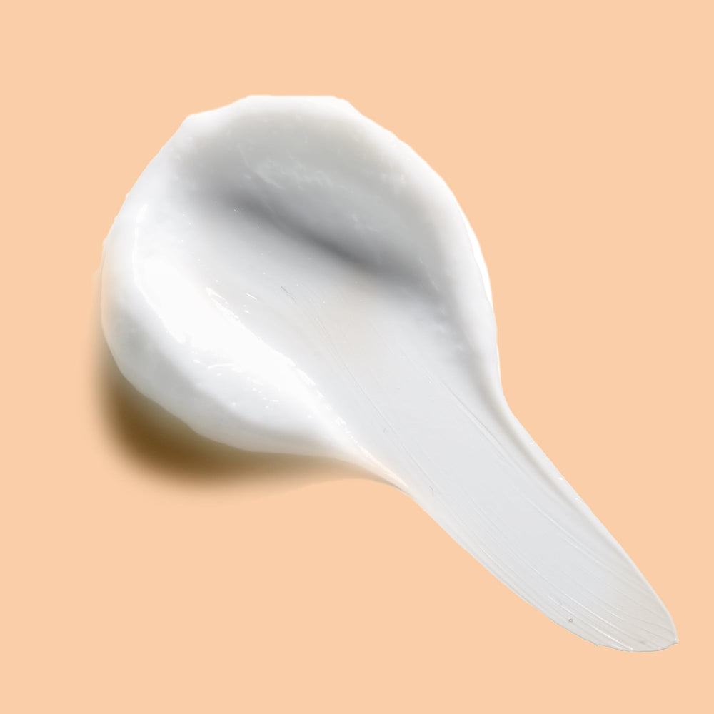 Nature Spell Textura nutritiva: acondicionador suave que deja brillo natural.