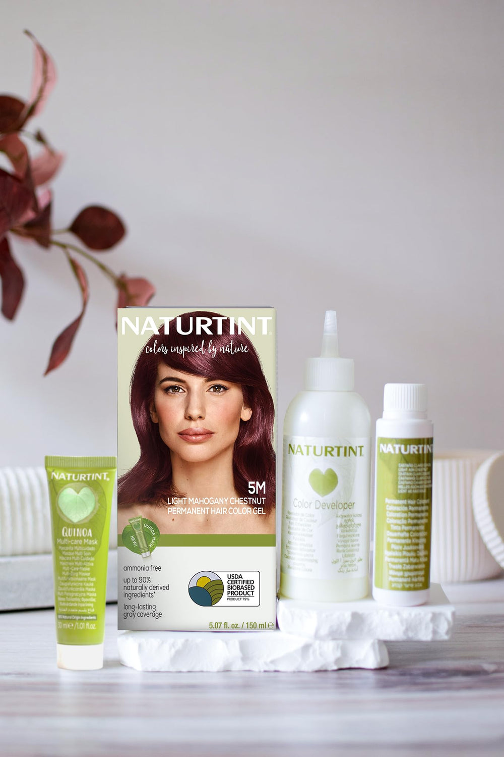 Naturtint 5M: tono caoba claro castaño para un look natural.