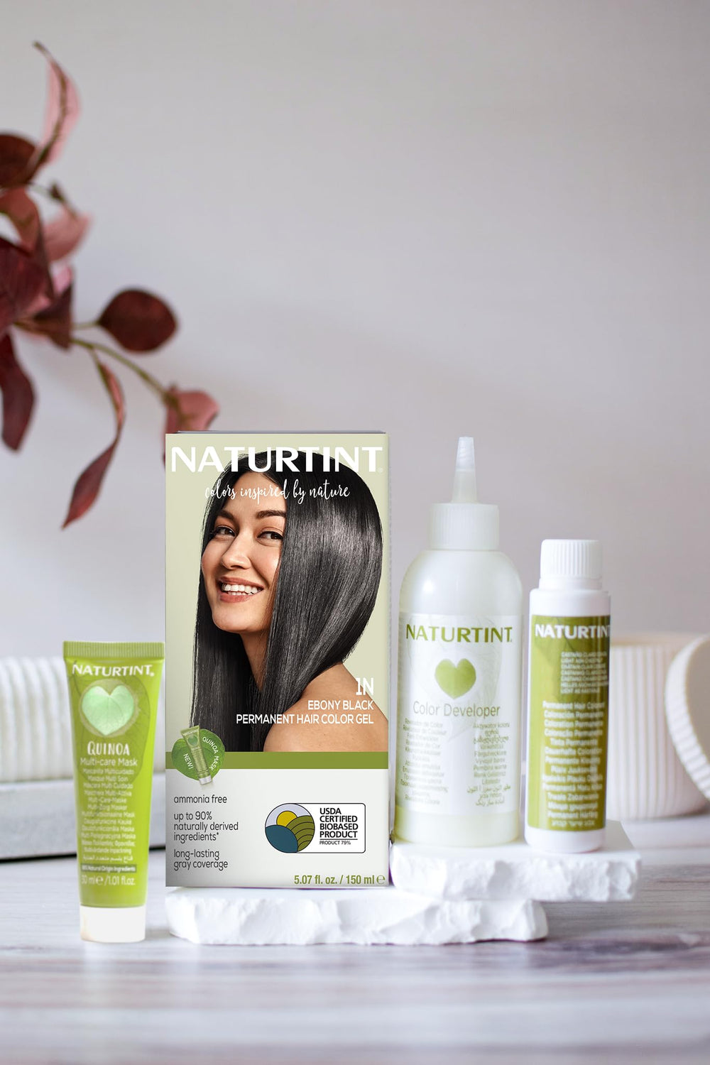 Naturtint 1N Negro Ébano: cobertura de canas al 100% con acabado suave.
