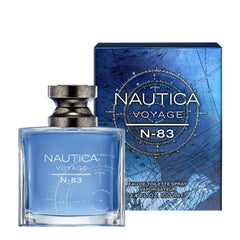 Nautica Voyage N83, notas aromáticas visibles en el frasco, evocando frescura marina