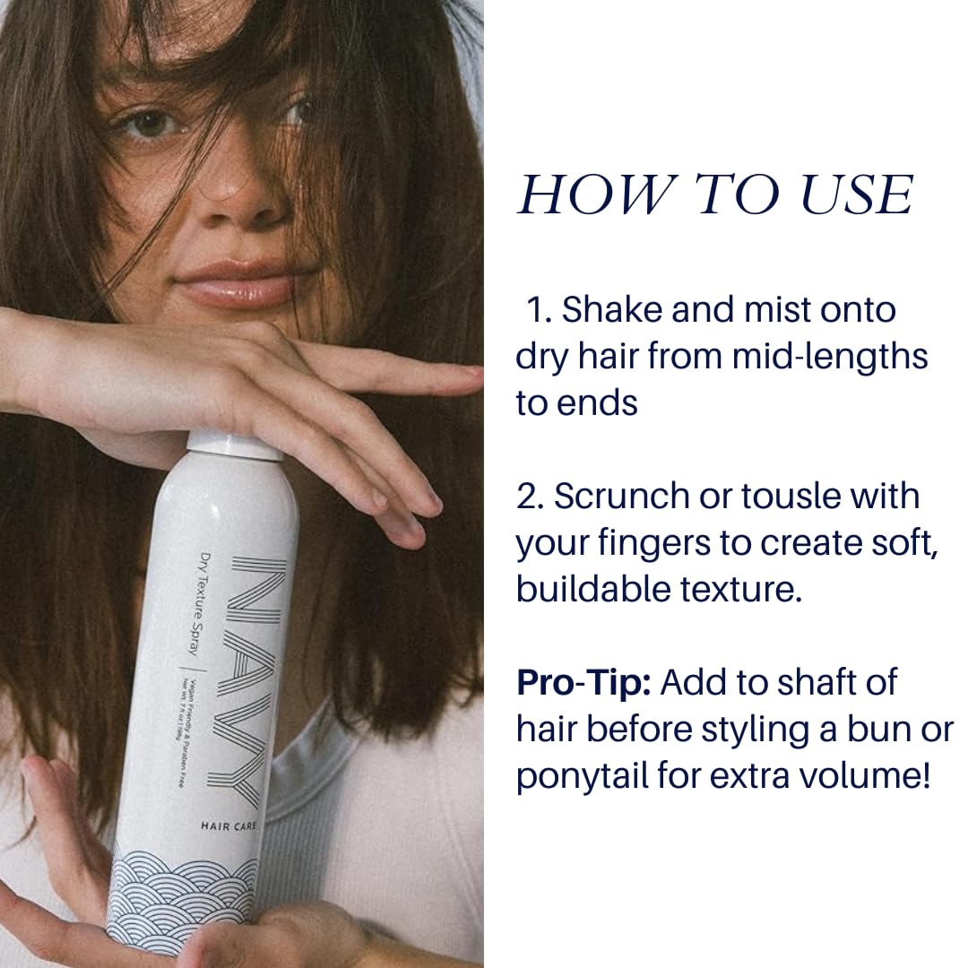 Navy Hair Care Dry Texture Spray con textura flexible para un peinado liviano.