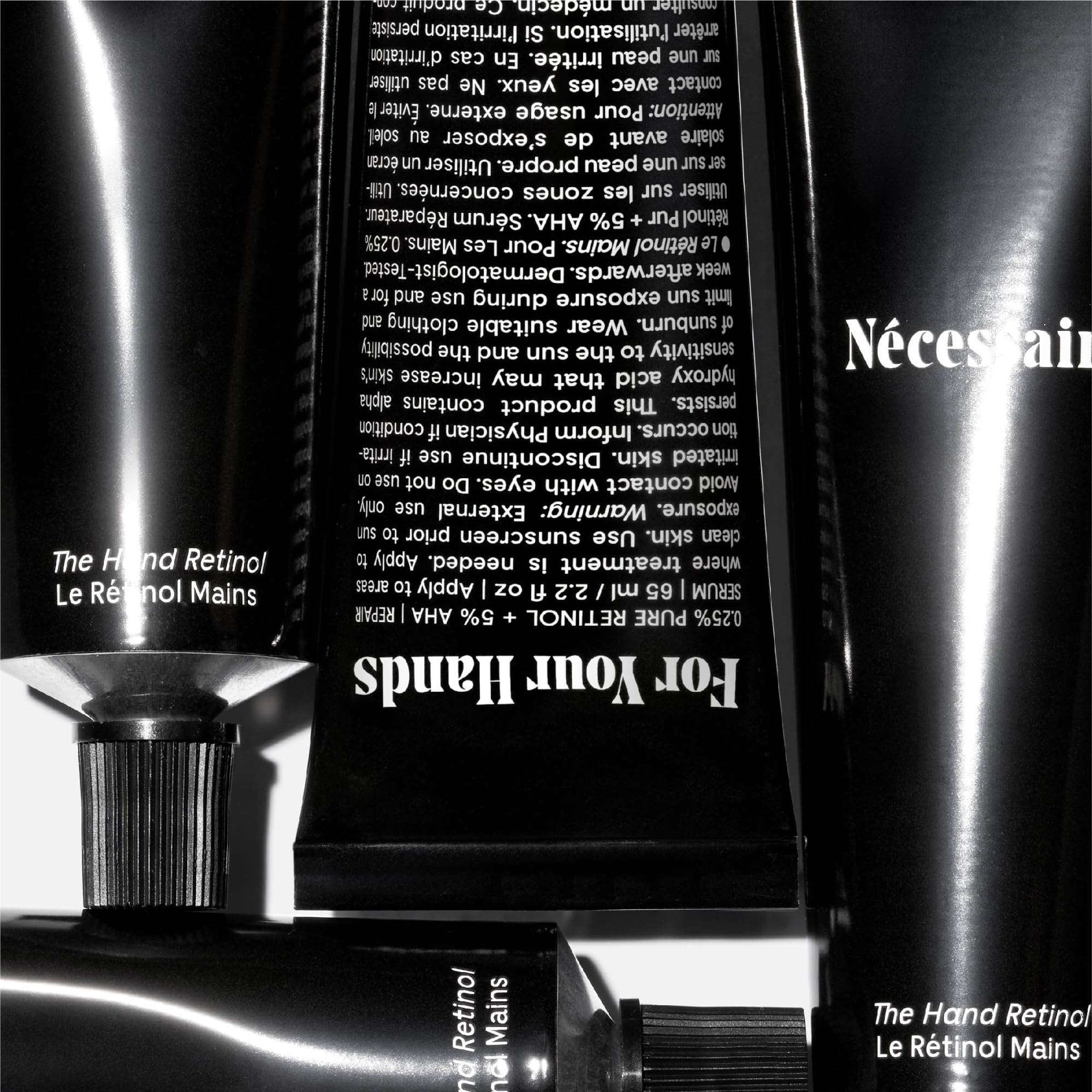 Nécessaire Hand Retinol; aplicación nocturna para manos, suaviza líneas y marcas.