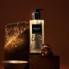 NEST New York, heliotropo y bergamota crean matices florales y cítricos.