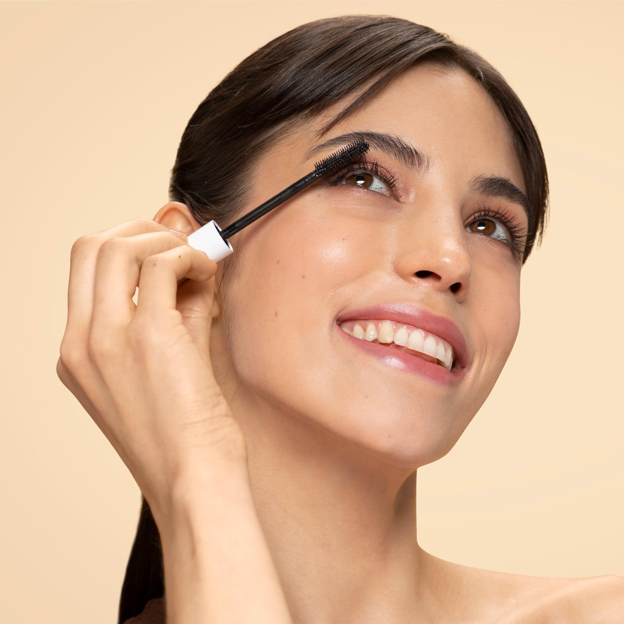 Neutrogena Healthy Definition Mascara brush closeup highlights dual sided design