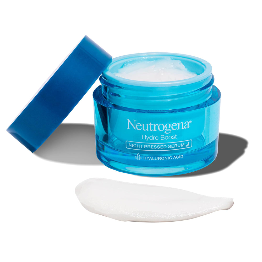 Aplicación nocturna de Neutrogena Hydro Boost Night en rostro, hidratación durante la noche
