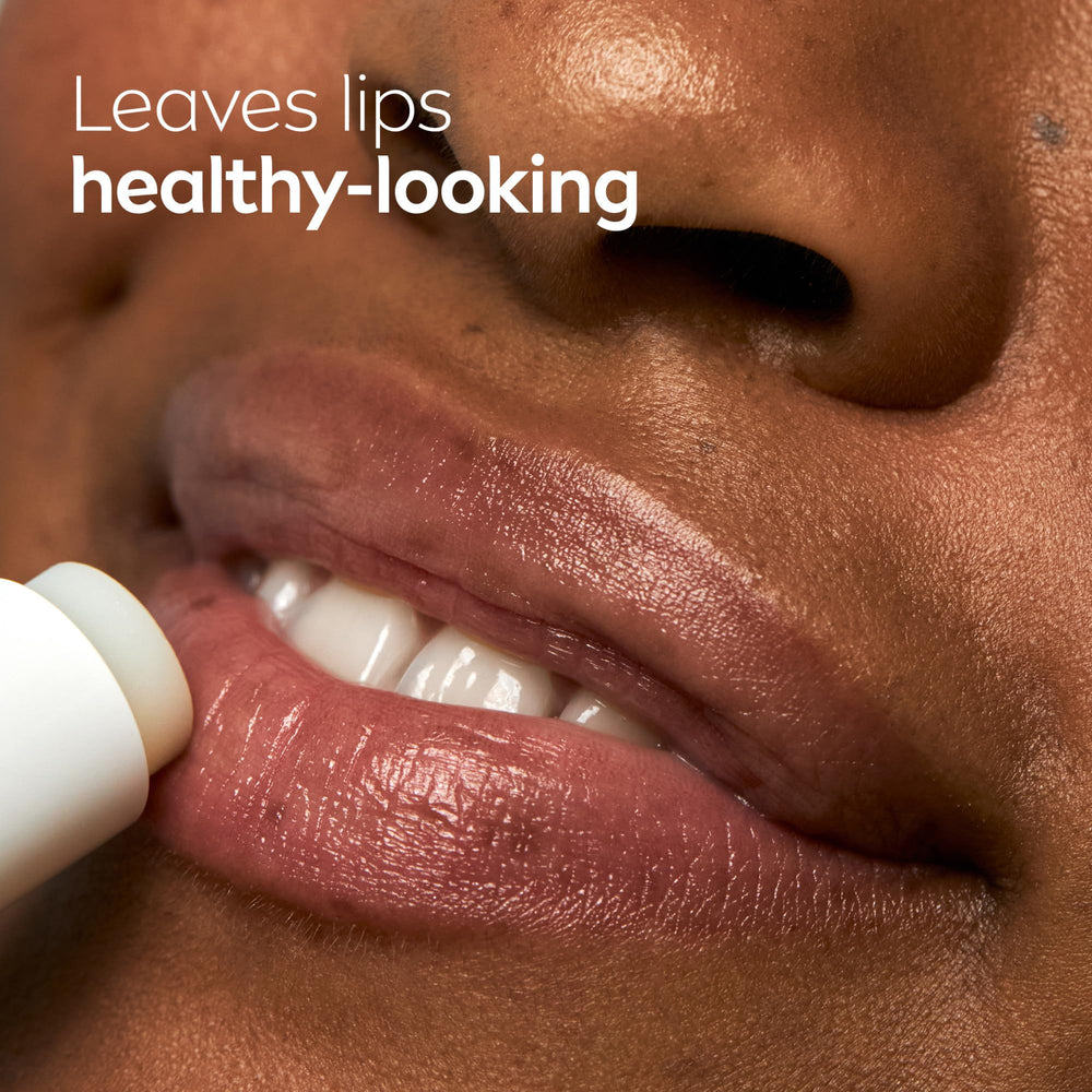 Aceites nutritivos en bálsamo labial NIVEA