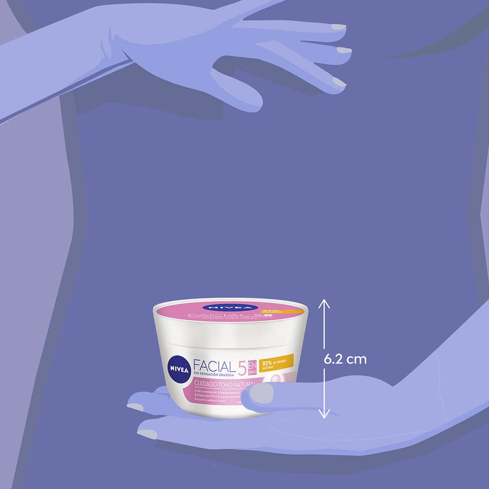 NIVEA Aclaradora Natural envase práctico en tubo para uso cómodo.