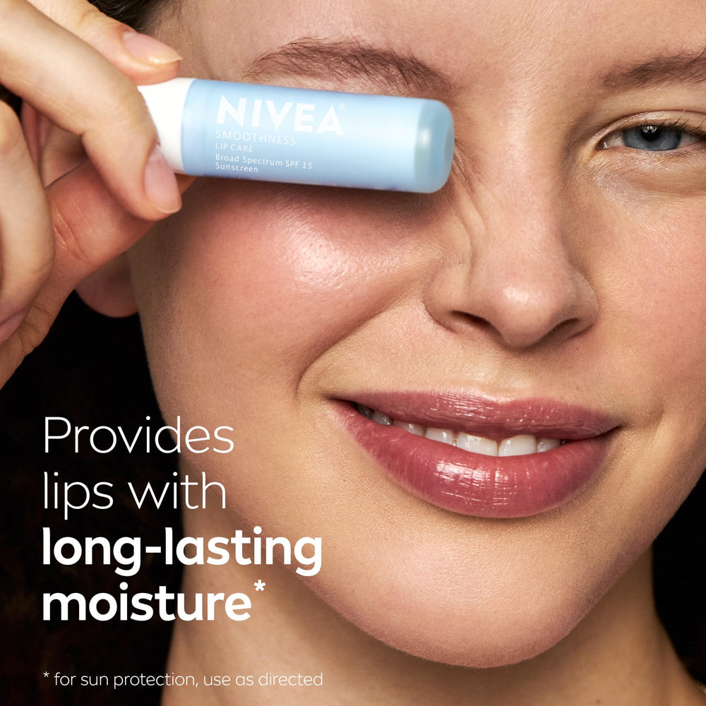 Bálsamo labial NIVEA con vitaminas C y E para nutrir