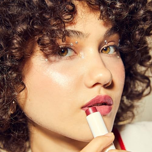 NIVEA Blackberry Lip Care stick de 0,17 onzas para retoques rápidos.