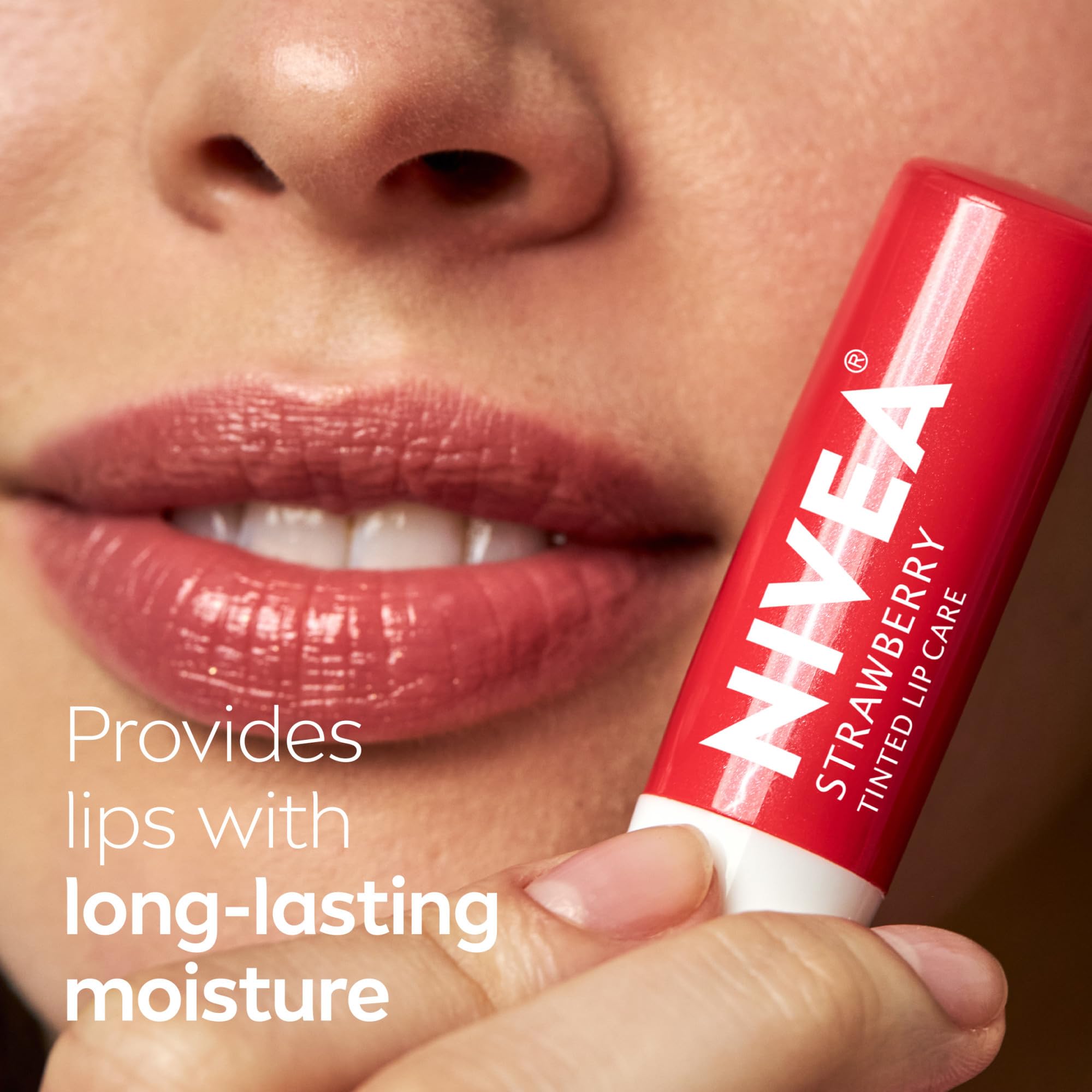 NIVEA Cuidado labial fruta fresa: práctico para llevar en bolso o escritorio