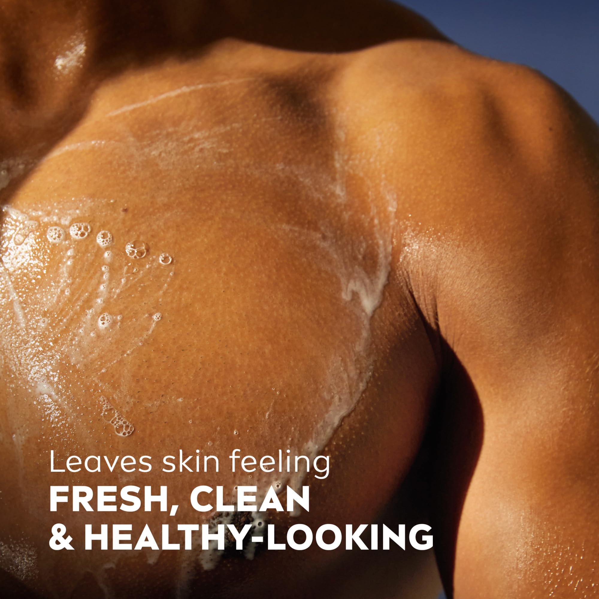 NIVEA MEN pH neutro ayuda a equilibrar la piel durante el baño.