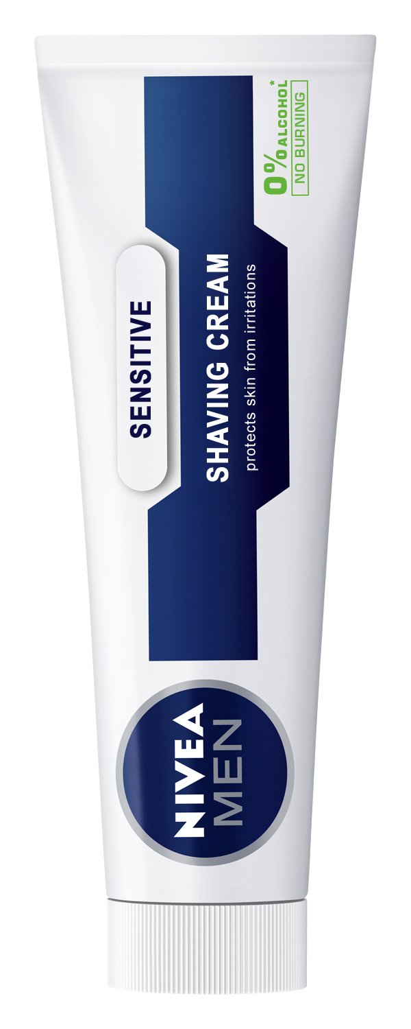 NIVEA MEN Sensitive crema, textura cremosa para un afeitado cómodo.